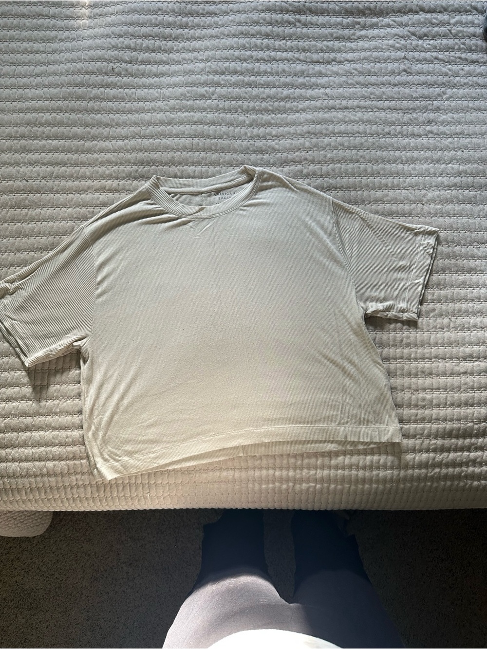 American Eagle Outfitters Light Cream Short-Sleeve ribbed Crewneck Tee